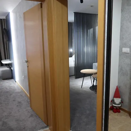 105 - Vucko Private Host Apartment